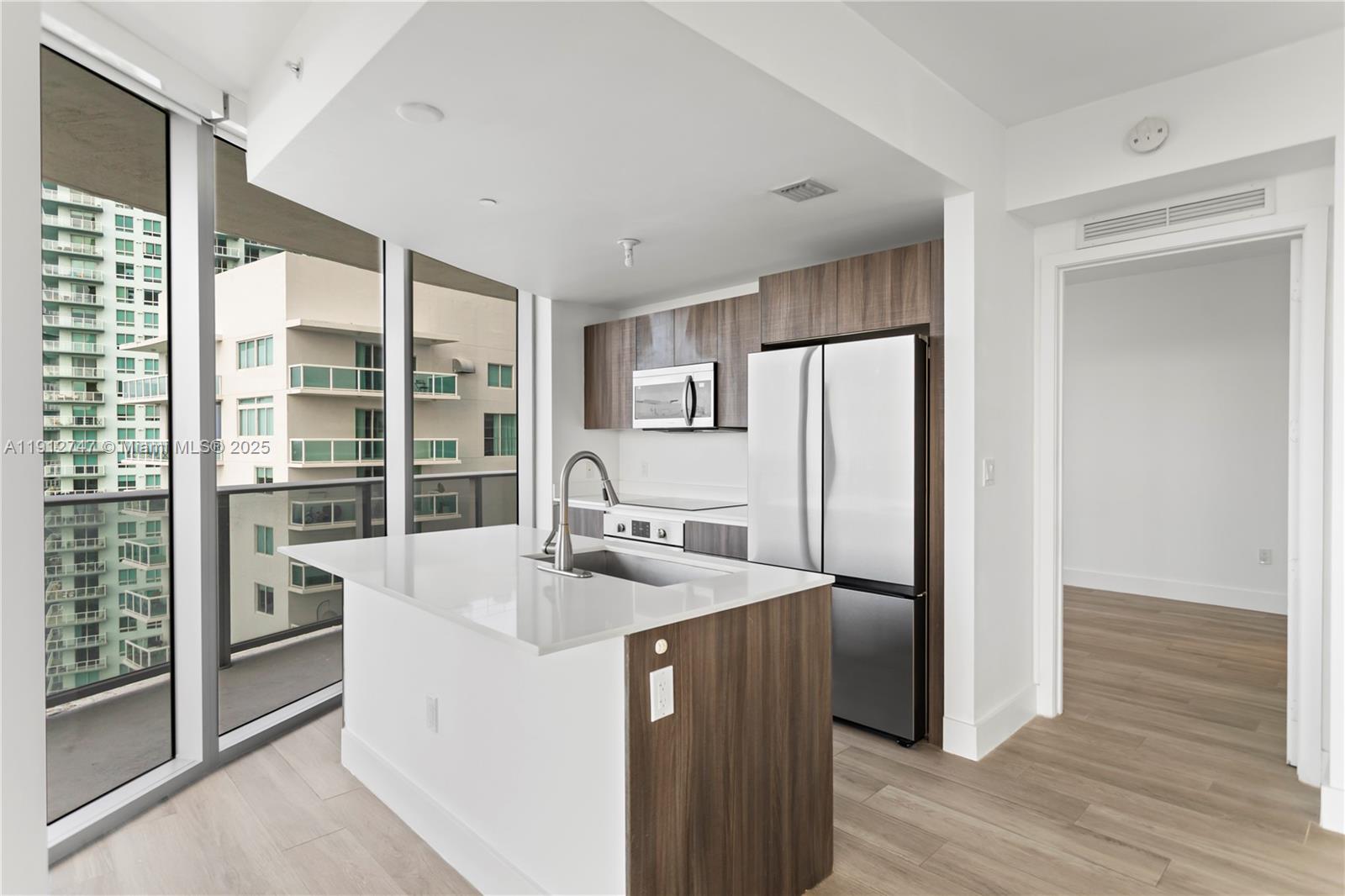 ARIA ON THE BAY CONDO - Residential