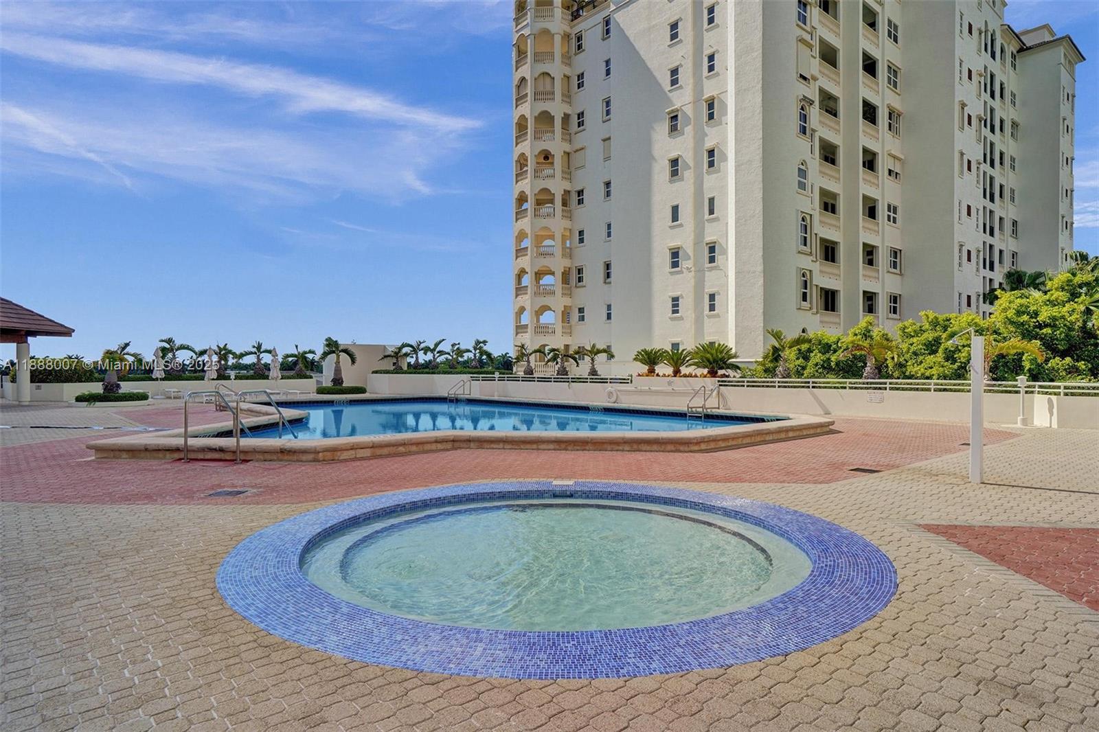 THE LANDMARK CONDO - Residential