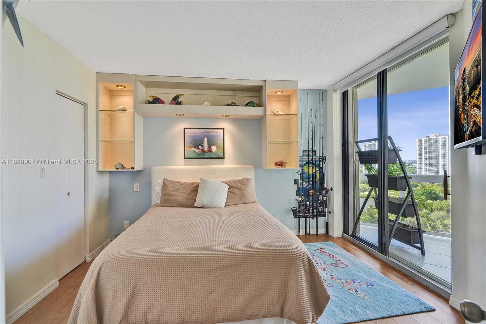 THE LANDMARK CONDO - Residential
