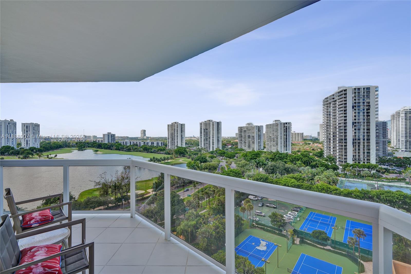 THE LANDMARK CONDO - Residential