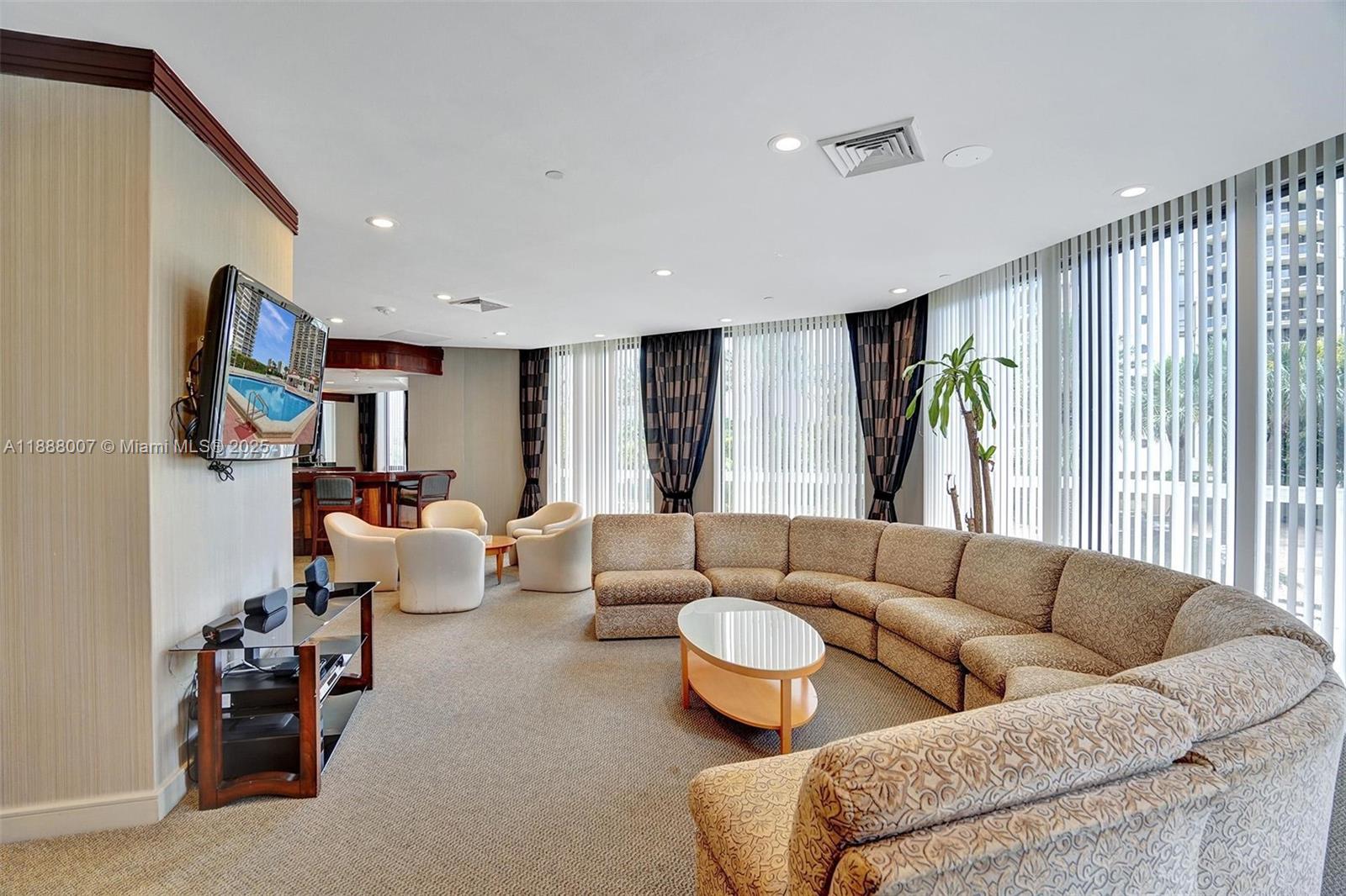 THE LANDMARK CONDO - Residential