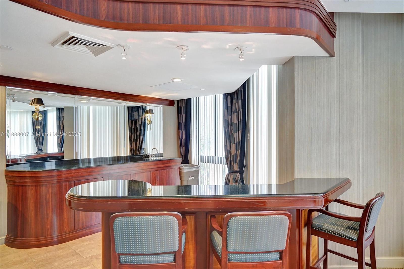 THE LANDMARK CONDO - Residential