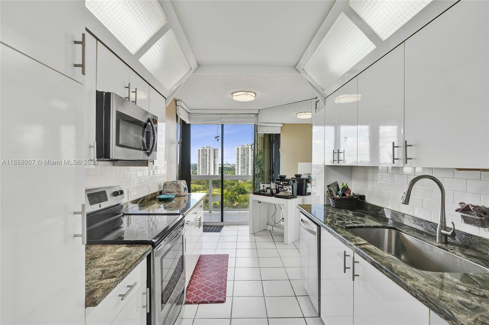 THE LANDMARK CONDO - Residential