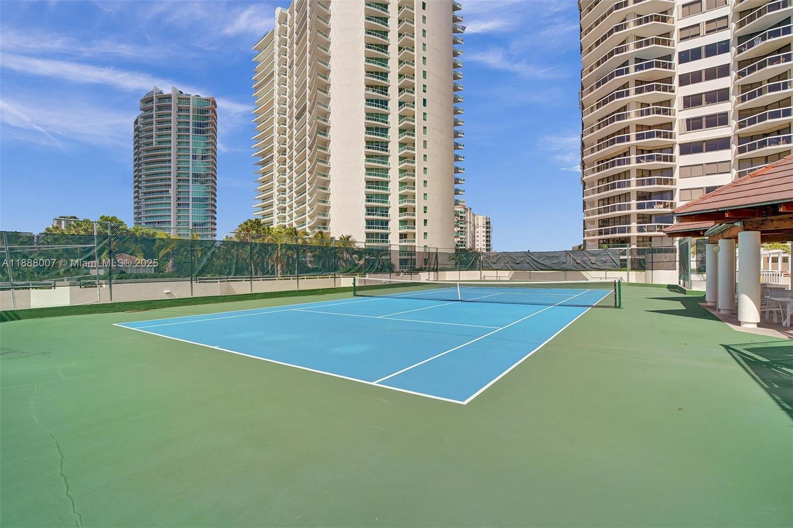 THE LANDMARK CONDO - Residential