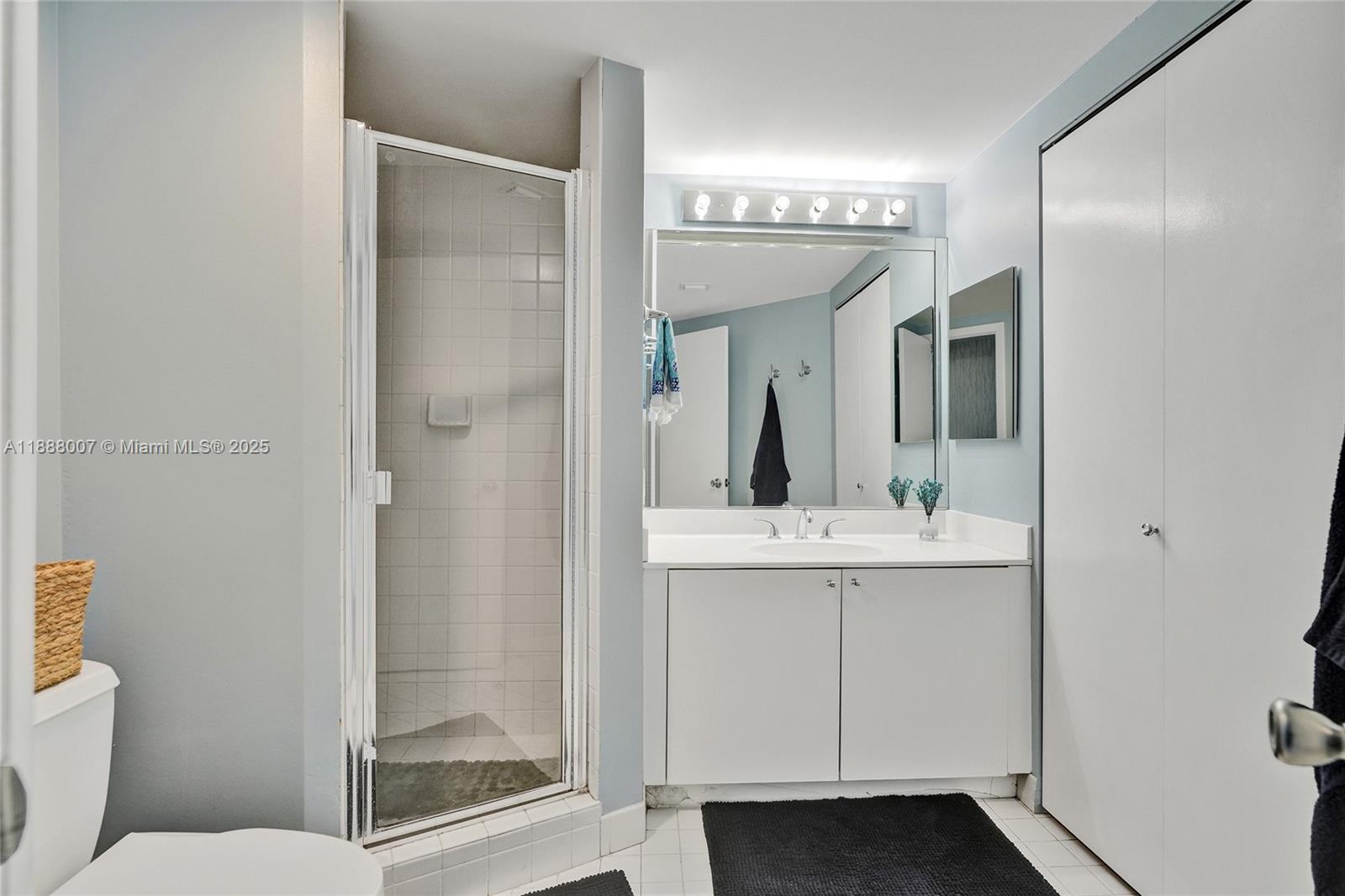 THE LANDMARK CONDO - Residential