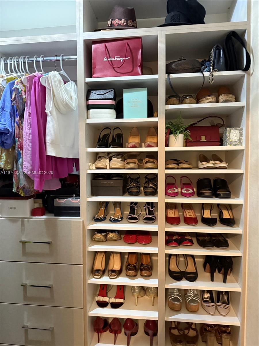 KENDALL COMMONS RESIDENTI - Residential