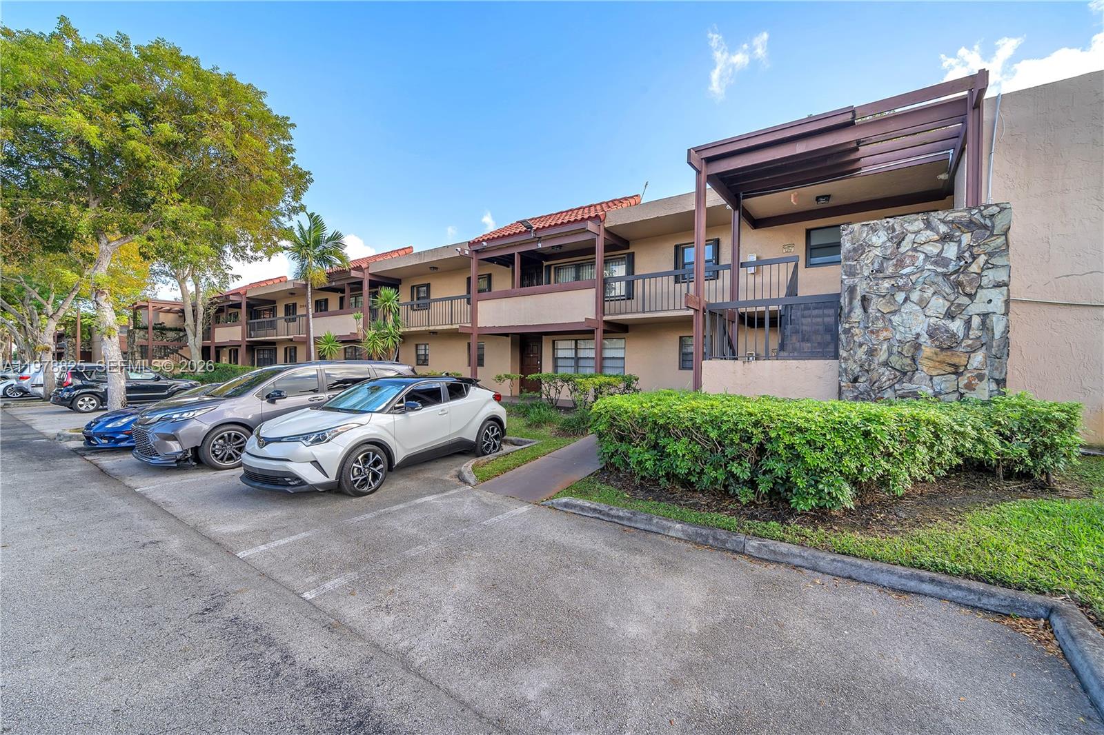 FAIRVIEW OF CALF CL CONDO - Residential