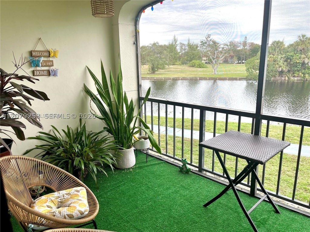 Photo of 3760 Inverrary Dr #2R, Lauderhill, FL 33319 (MLS # A12079253)