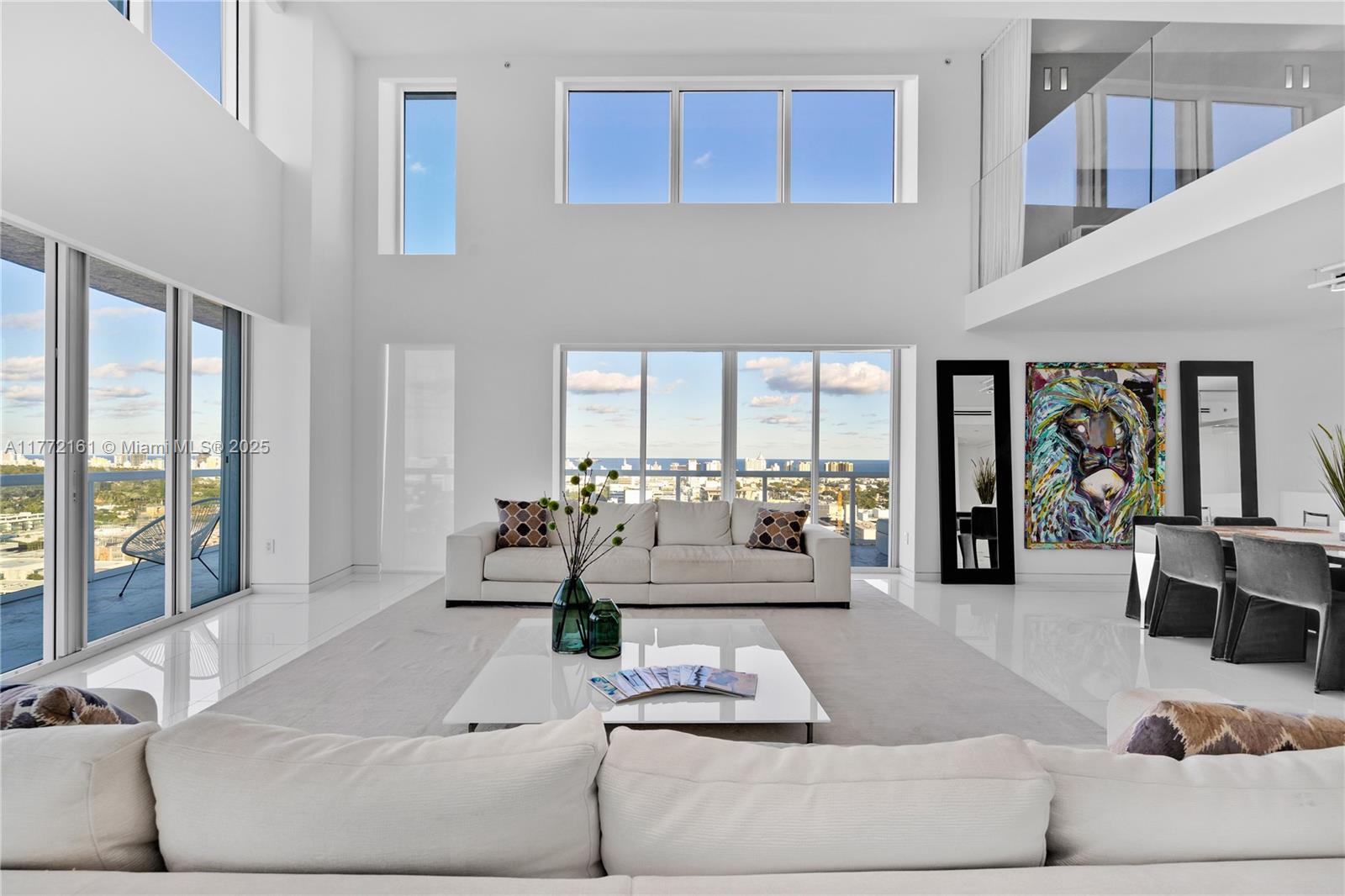10 Venetian Way PH4
