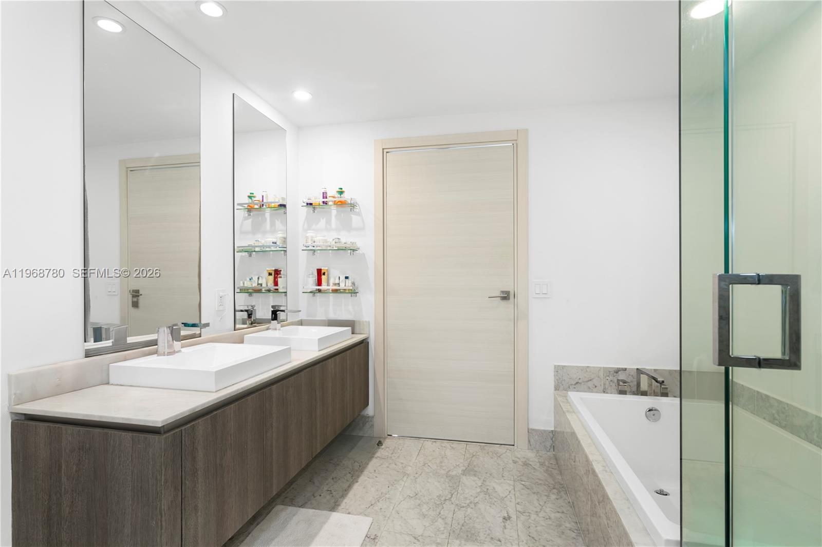 801 SMA RESIDENCES CONDO - Residential