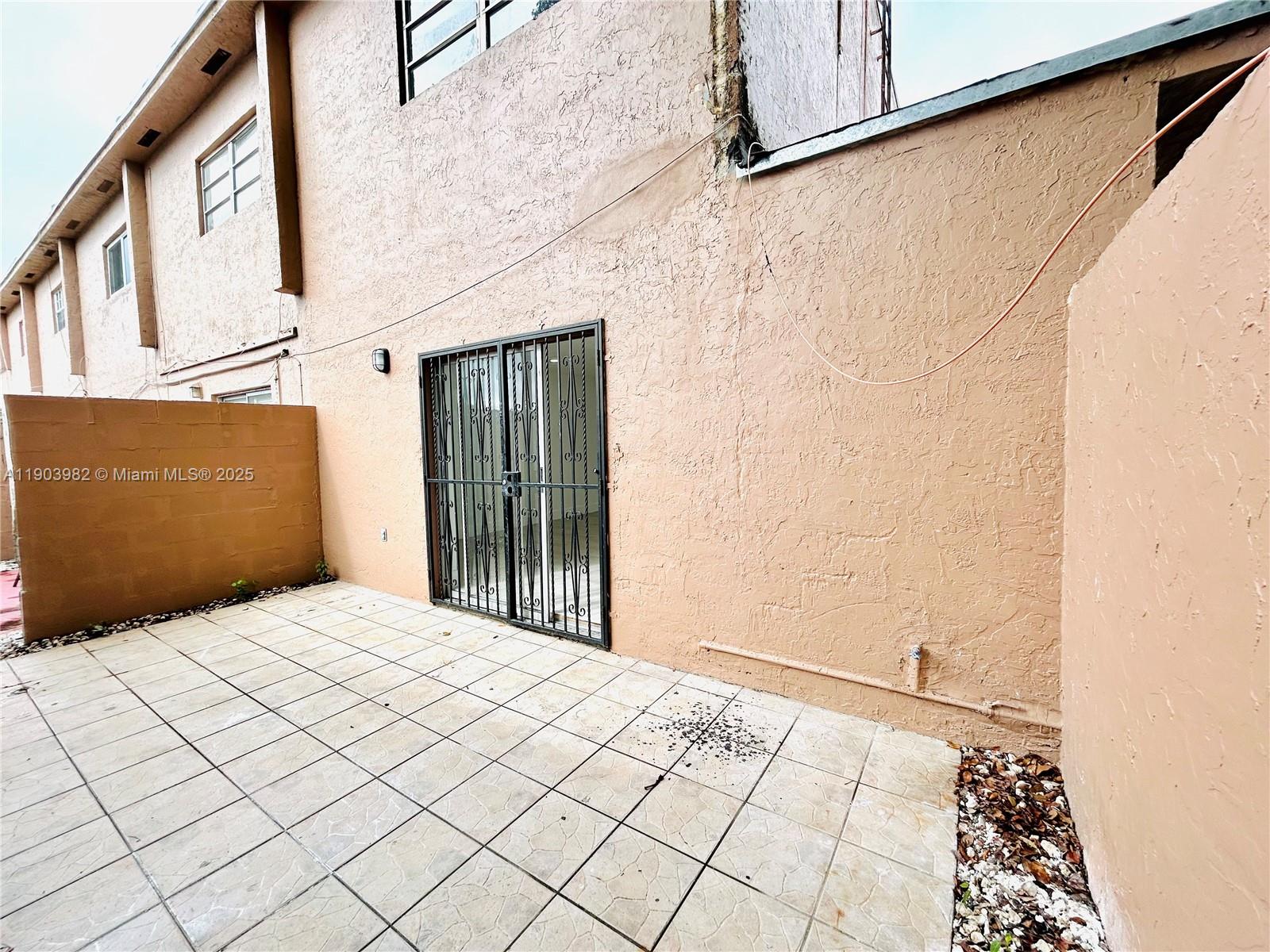 WESTSIDE CONDO - Residential