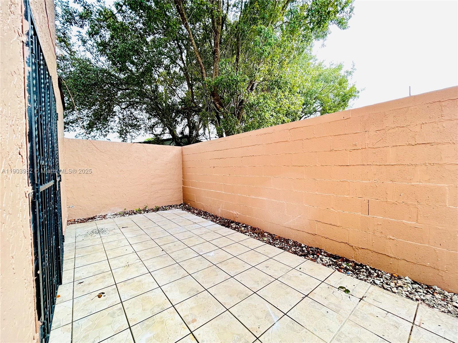 WESTSIDE CONDO - Residential