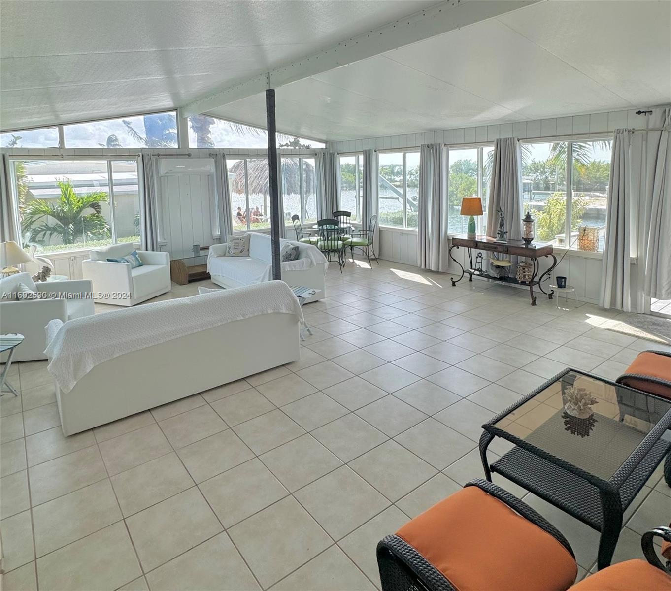 HARBORAGE, THE - Residential Lease