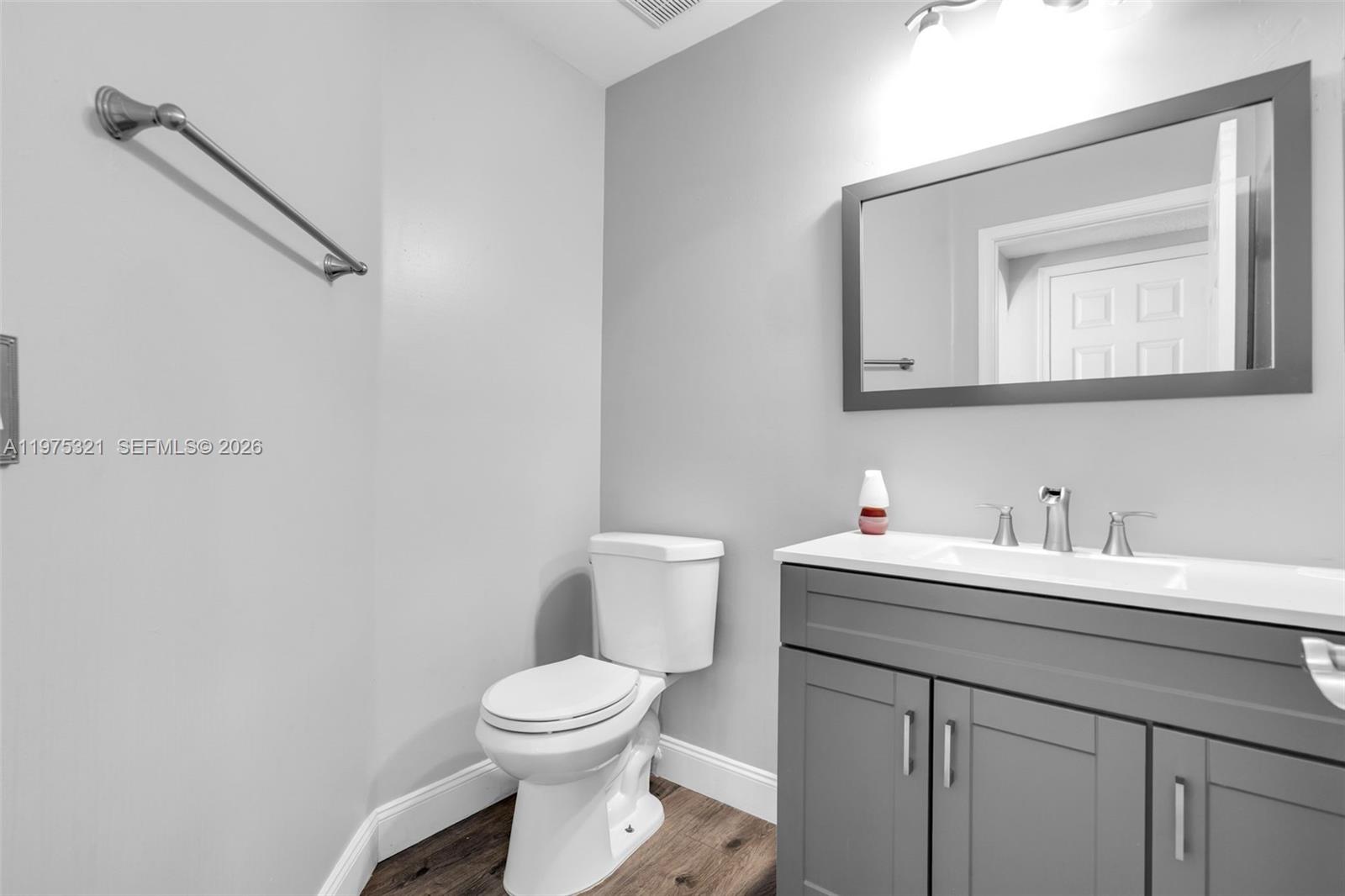 AMERITRAIL SECTION III - Residential Lease