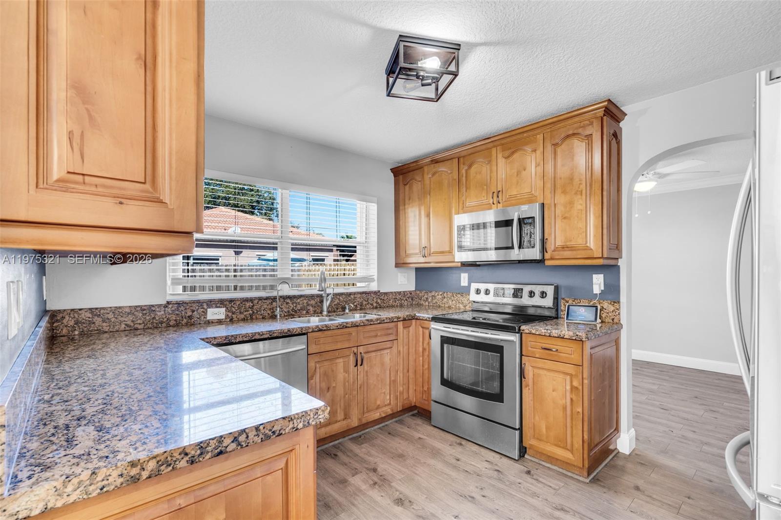 AMERITRAIL SECTION III - Residential Lease