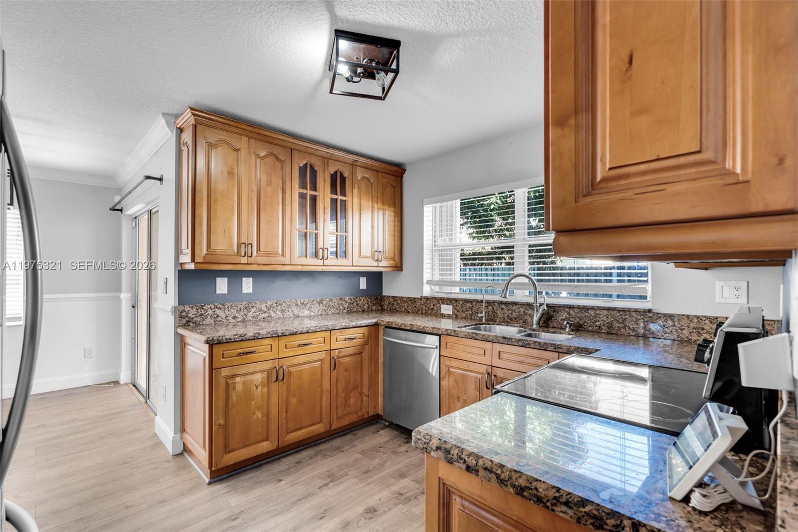 AMERITRAIL SECTION III - Residential Lease