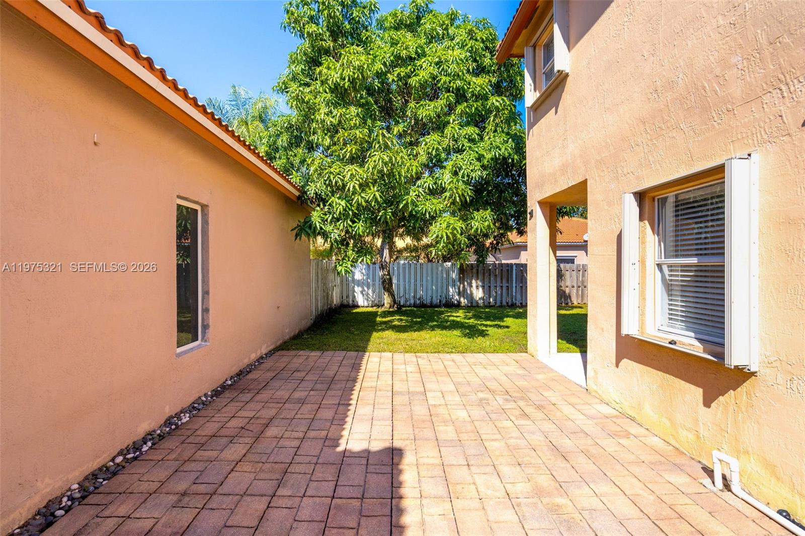 AMERITRAIL SECTION III - Residential Lease