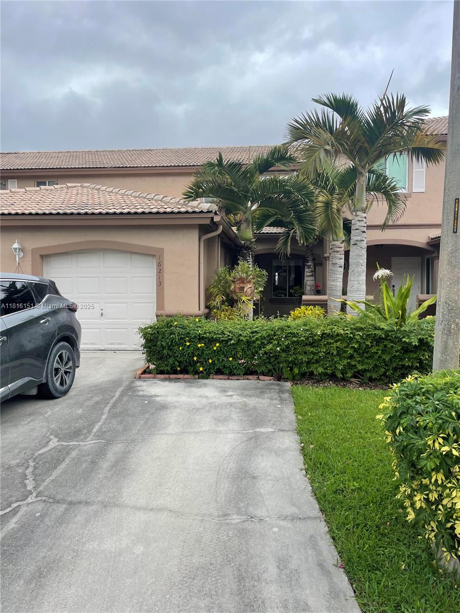 Rental Property at 16213 Sw 72nd Ter 16213, Miami, Broward County, Florida - Bedrooms: 2 
Bathrooms: 3  - $2,800 MO.