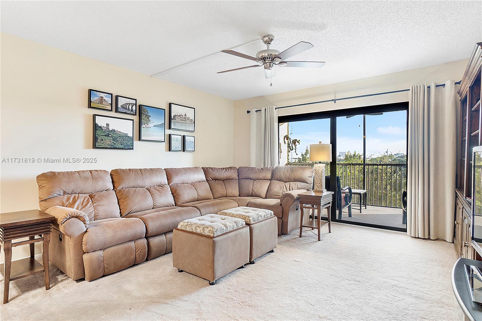 2200 S Cypress Bend Dr 406