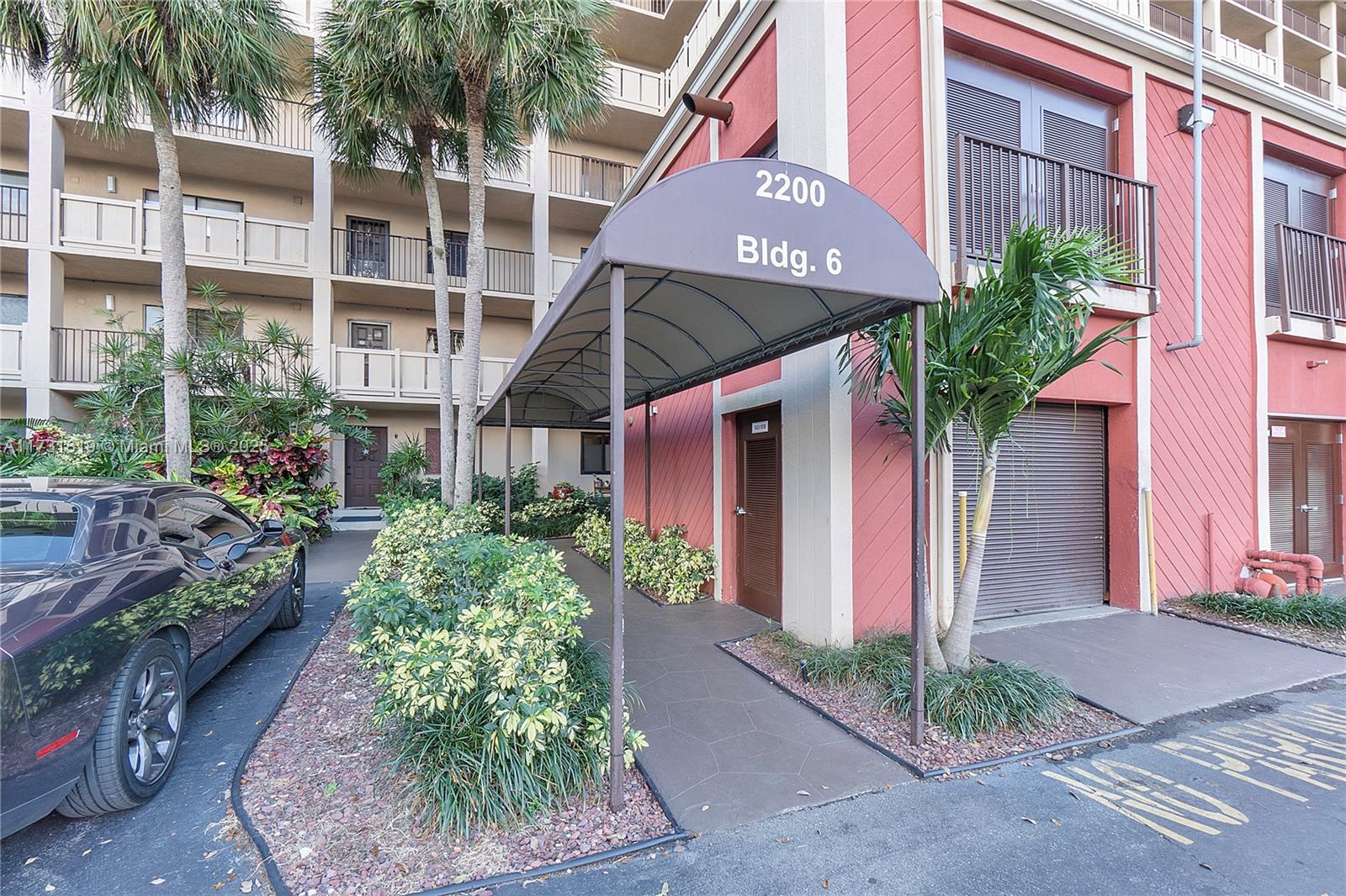 CYPRESS BEND CONDOMINIUM - Residential