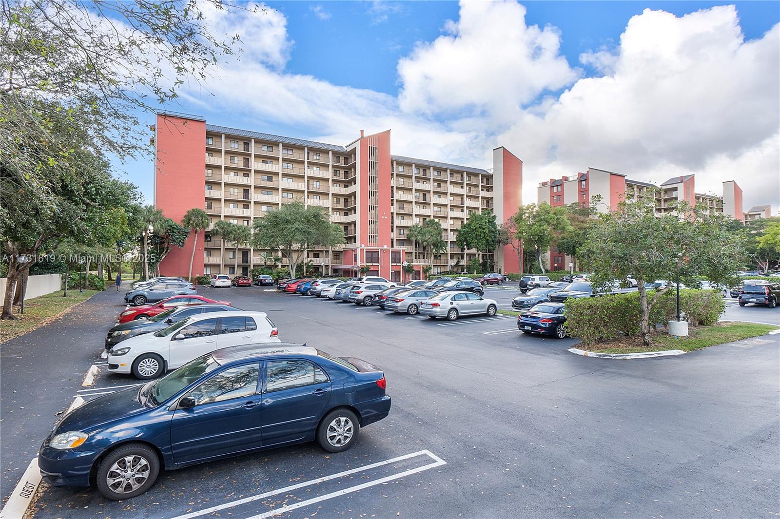 CYPRESS BEND CONDOMINIUM - Residential
