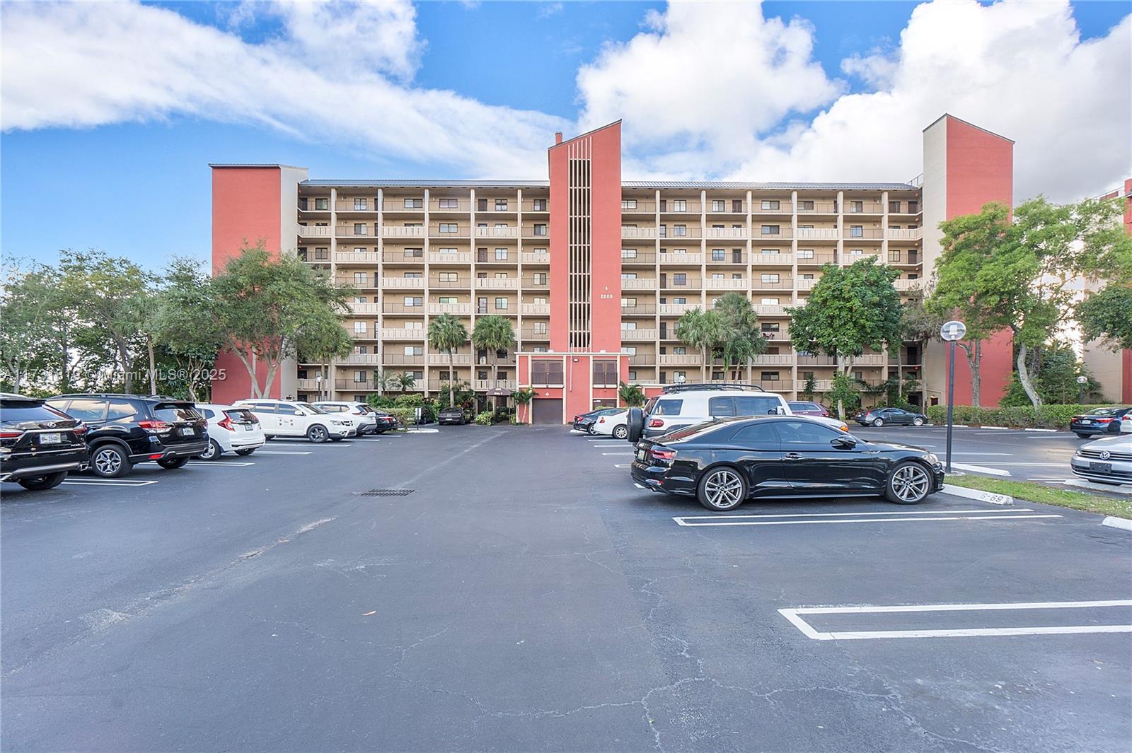 CYPRESS BEND CONDOMINIUM - Residential