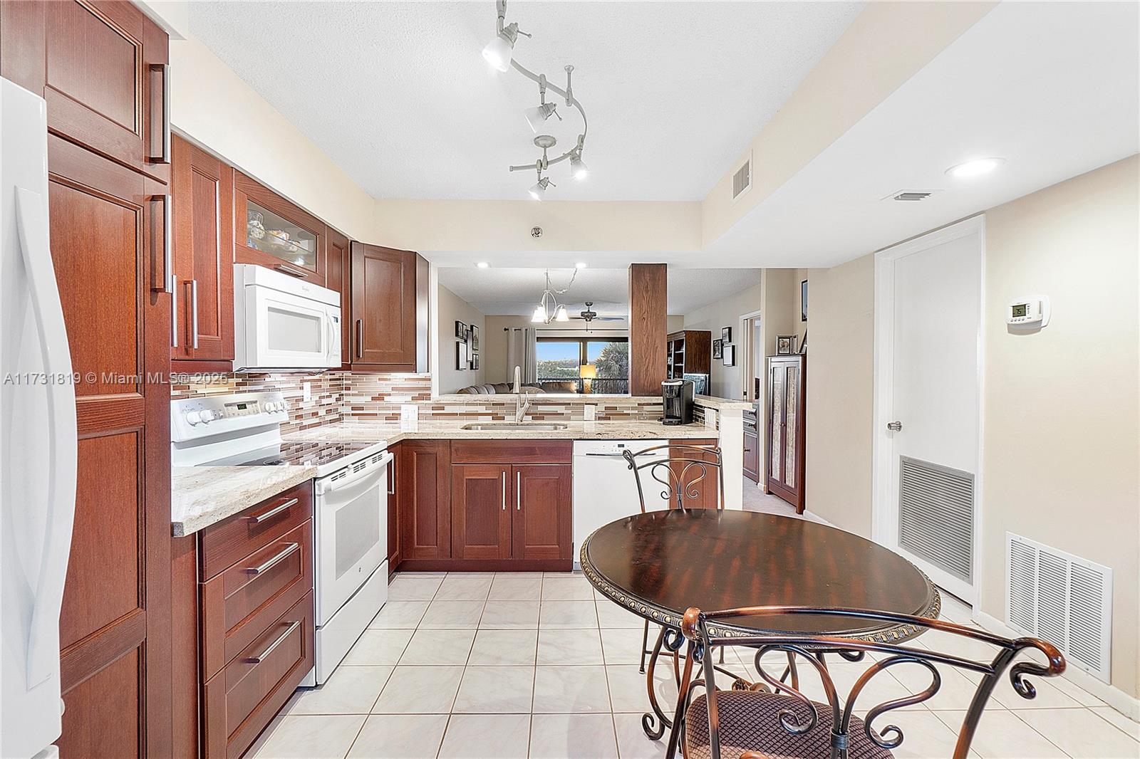 CYPRESS BEND CONDOMINIUM - Residential