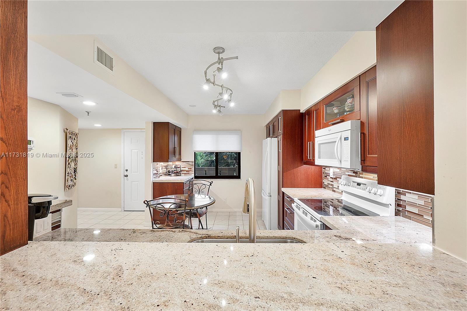 CYPRESS BEND CONDOMINIUM - Residential