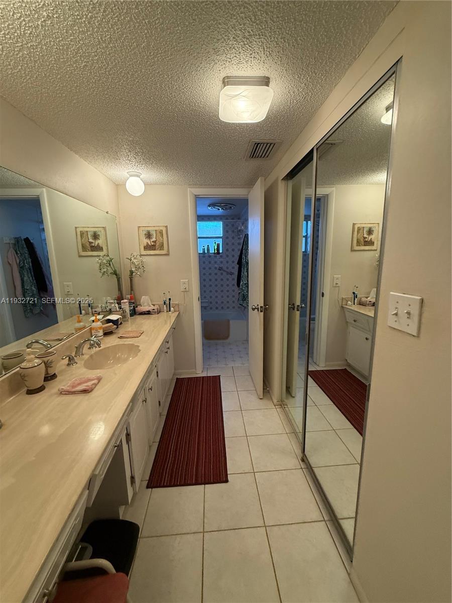 GARNET CONDO - Residential