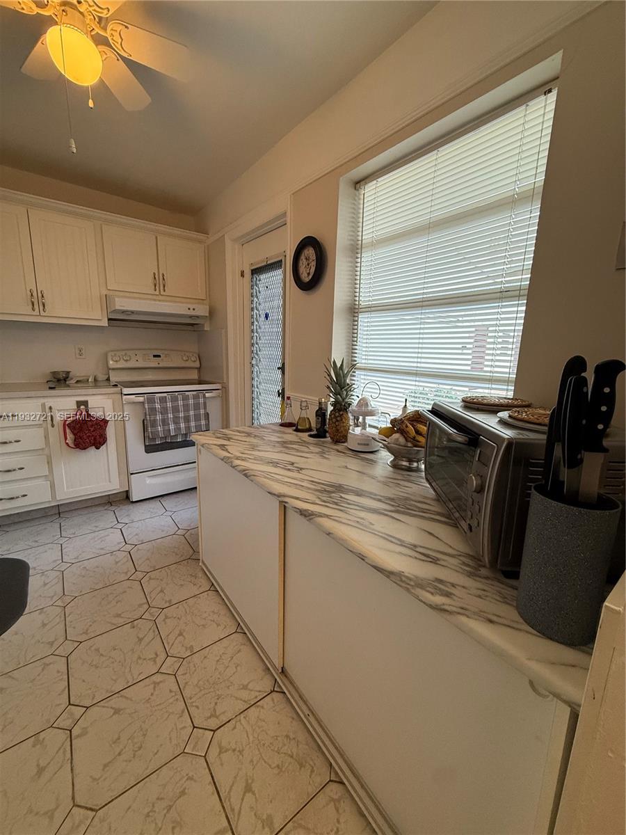 GARNET CONDO - Residential