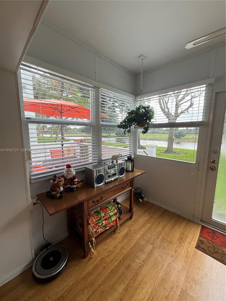 GARNET CONDO - Residential