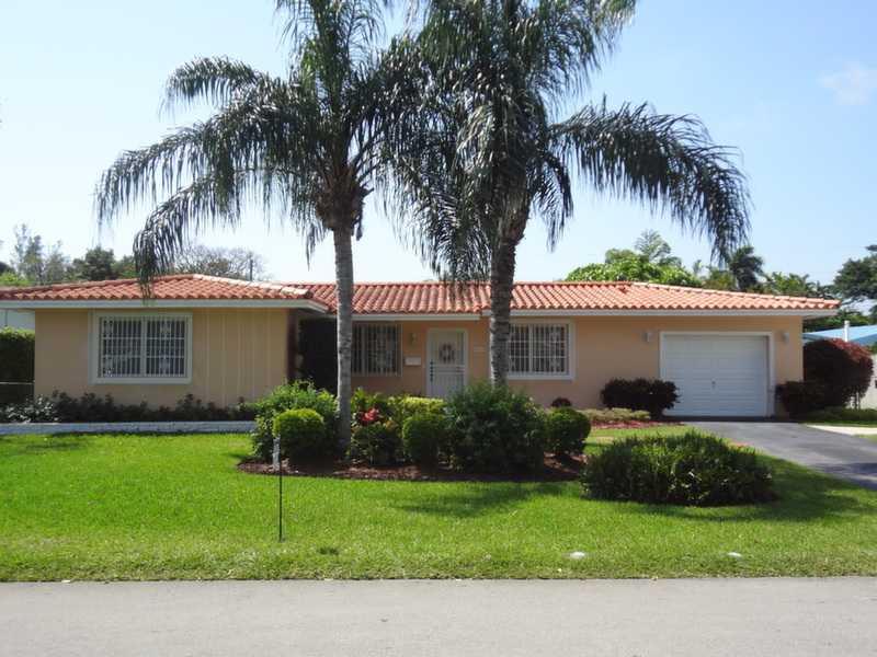 Nestled in the coveted South Miami neighborhood, this 3 Bedroom 2 Bath home sits on a tropical, over ¼ Acre, private lot, right on the canal and only two homes away from Dante Fascell Park. The home is in pristine condition and can be easily remodeled wit h modern amenities. Opening to spacious backyard with a pool, the home is perfect for entertaining and growing families. With its remarkable location, ample square footage and immaculate condition, new owners will delight to call this residence "home."