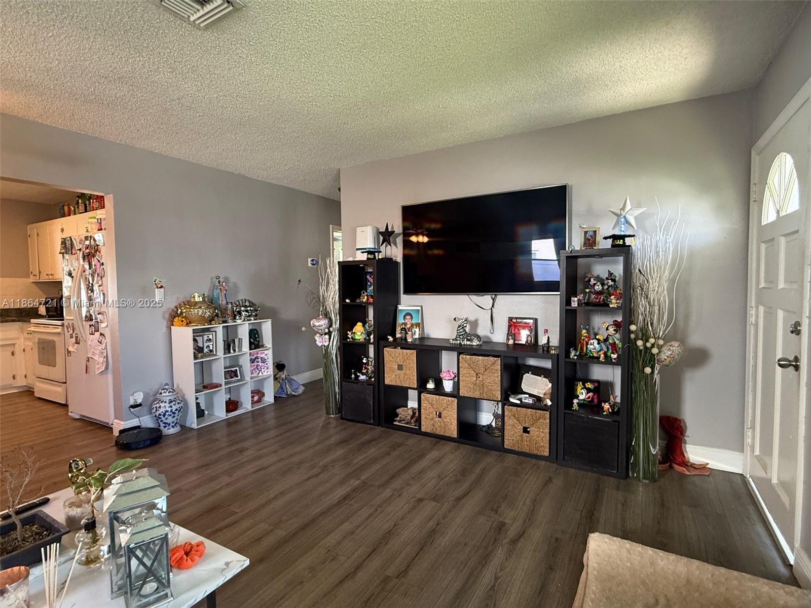 TAMARAC LAKES NORTH - Residential