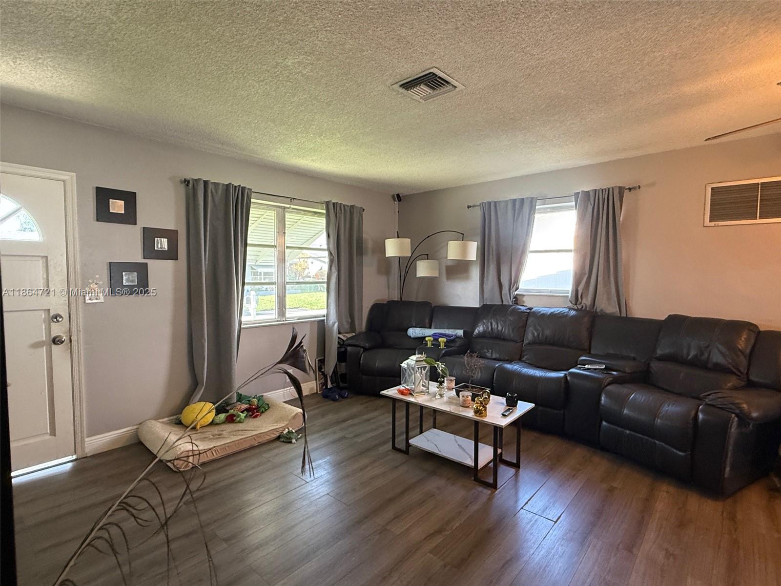 TAMARAC LAKES NORTH - Residential