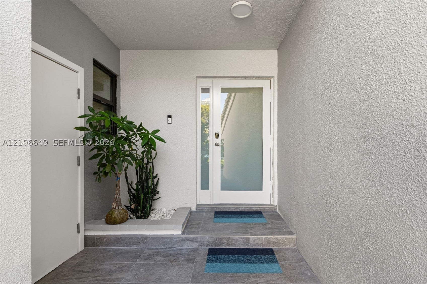216 Poinciana Dr 206