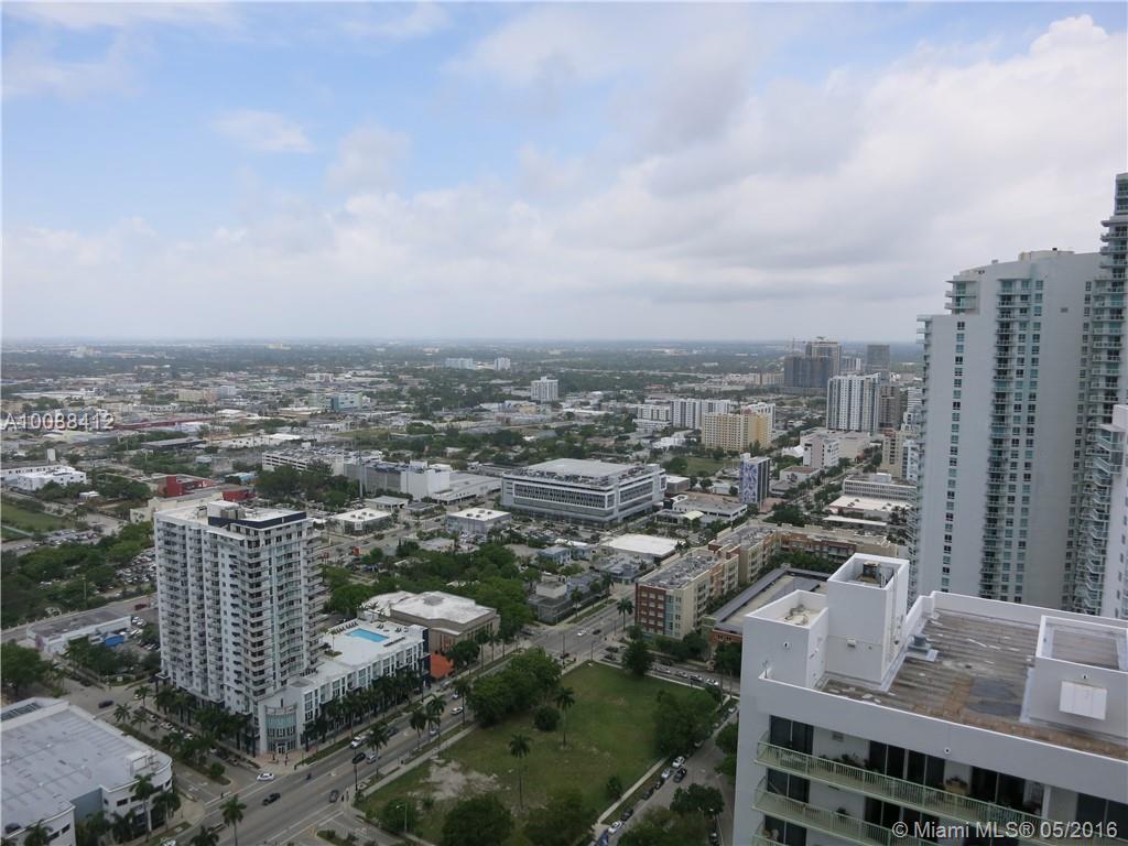 Great location, spacious 1/1 unit with beautiful breathtaking Bay and City views from large balcony. Ceramic floors throughout and carpet in the bedrooms stainless steel appliances, washer/dryer inside unit and great amenities. Walking distance to public transportation, restaurants, performing arts center and AA arena.