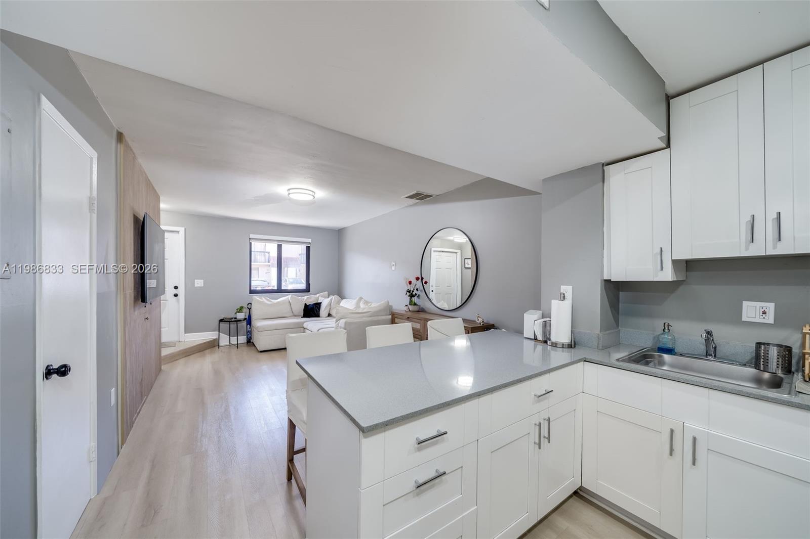 VILLAS UNIVERSITY SQUARE - Residential