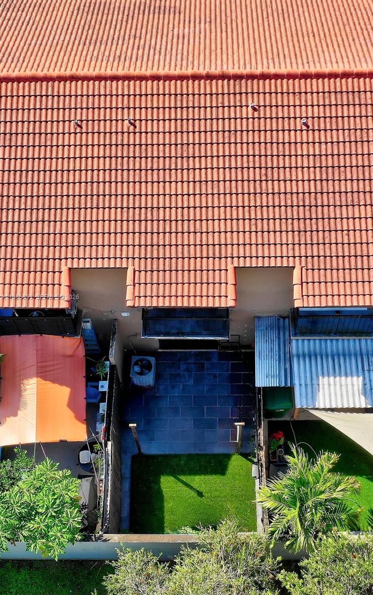 VILLAS UNIVERSITY SQUARE - Residential