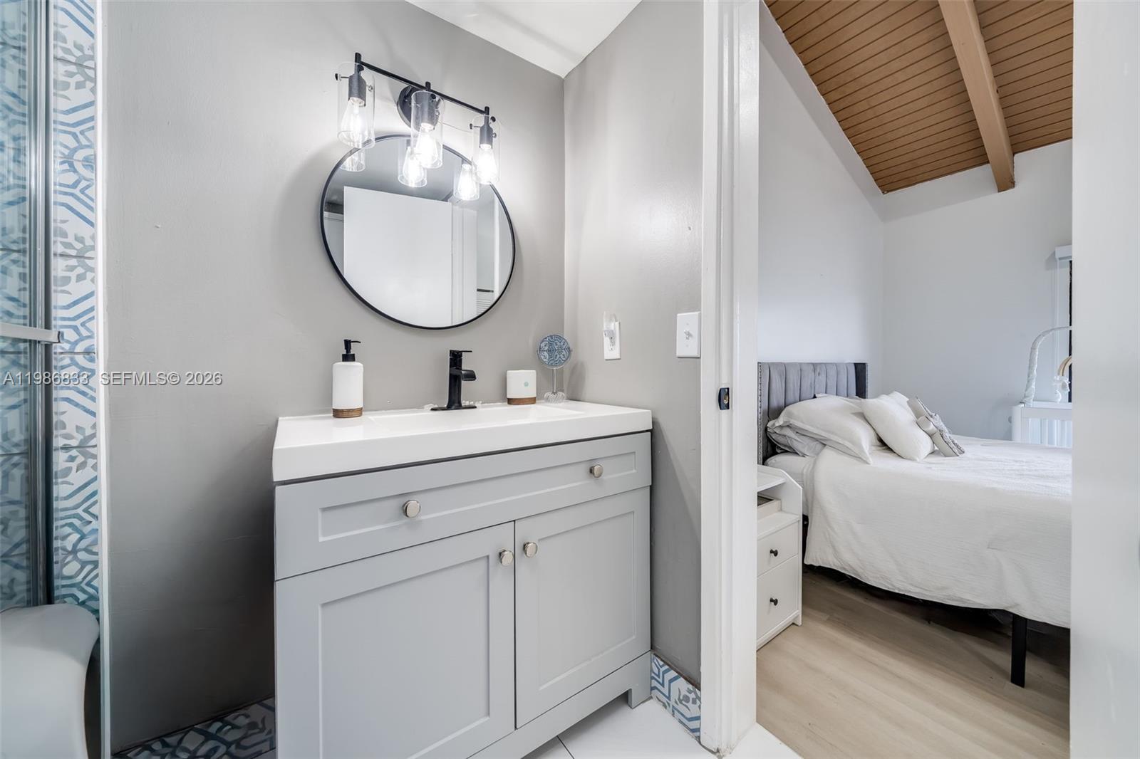 VILLAS UNIVERSITY SQUARE - Residential