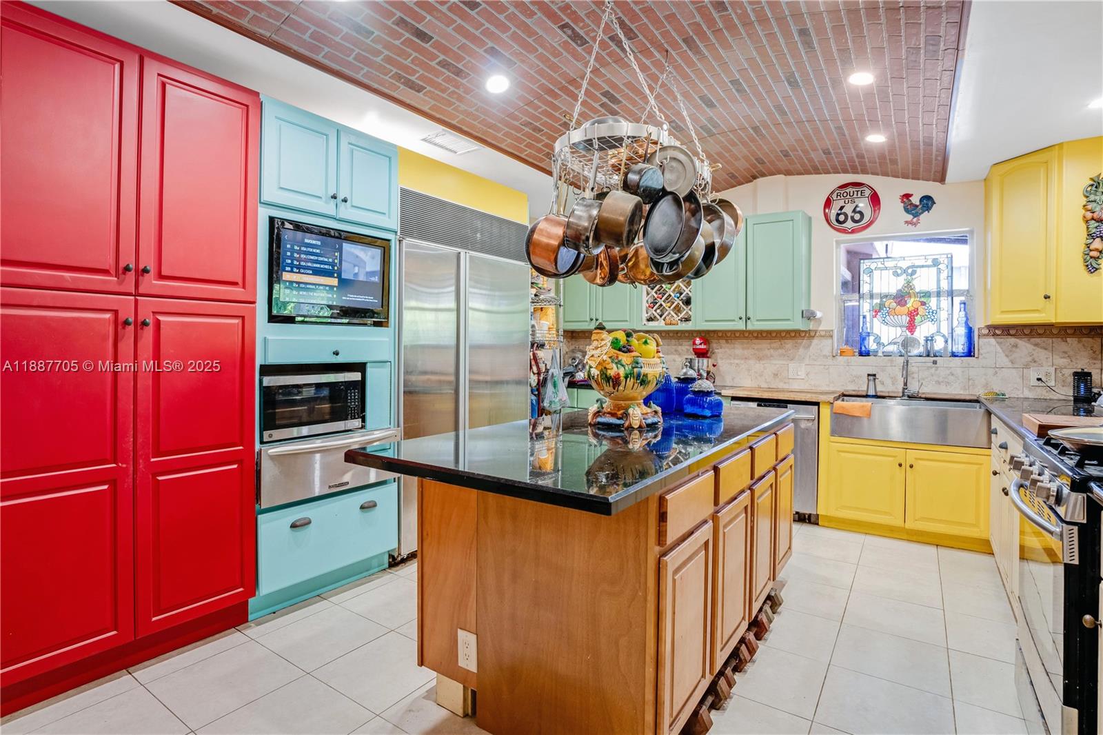 HOLIDAY HOUSE SEC 1 - Residential