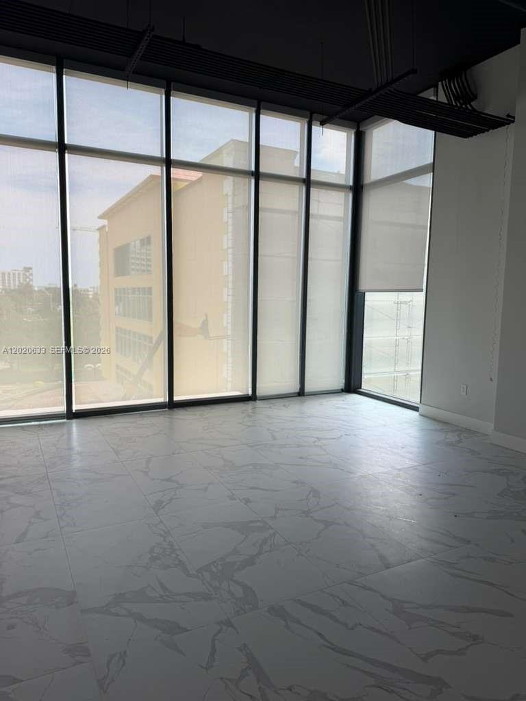 21290 Biscayne Blvd 311