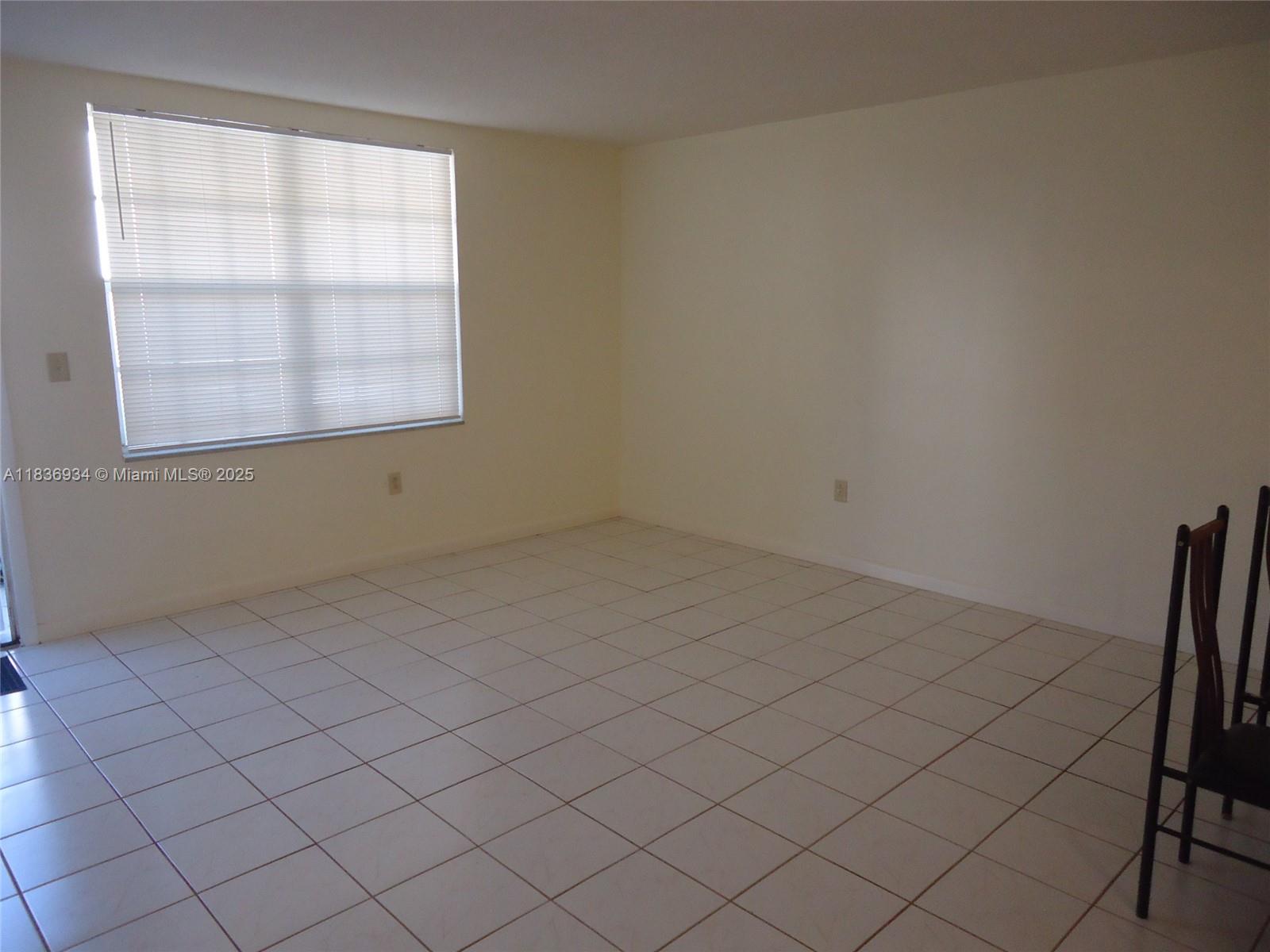 1770 79th St Cswy D110, North Bay Village, FL, 33141/$1,800 2 1770 79th St Cswy D110