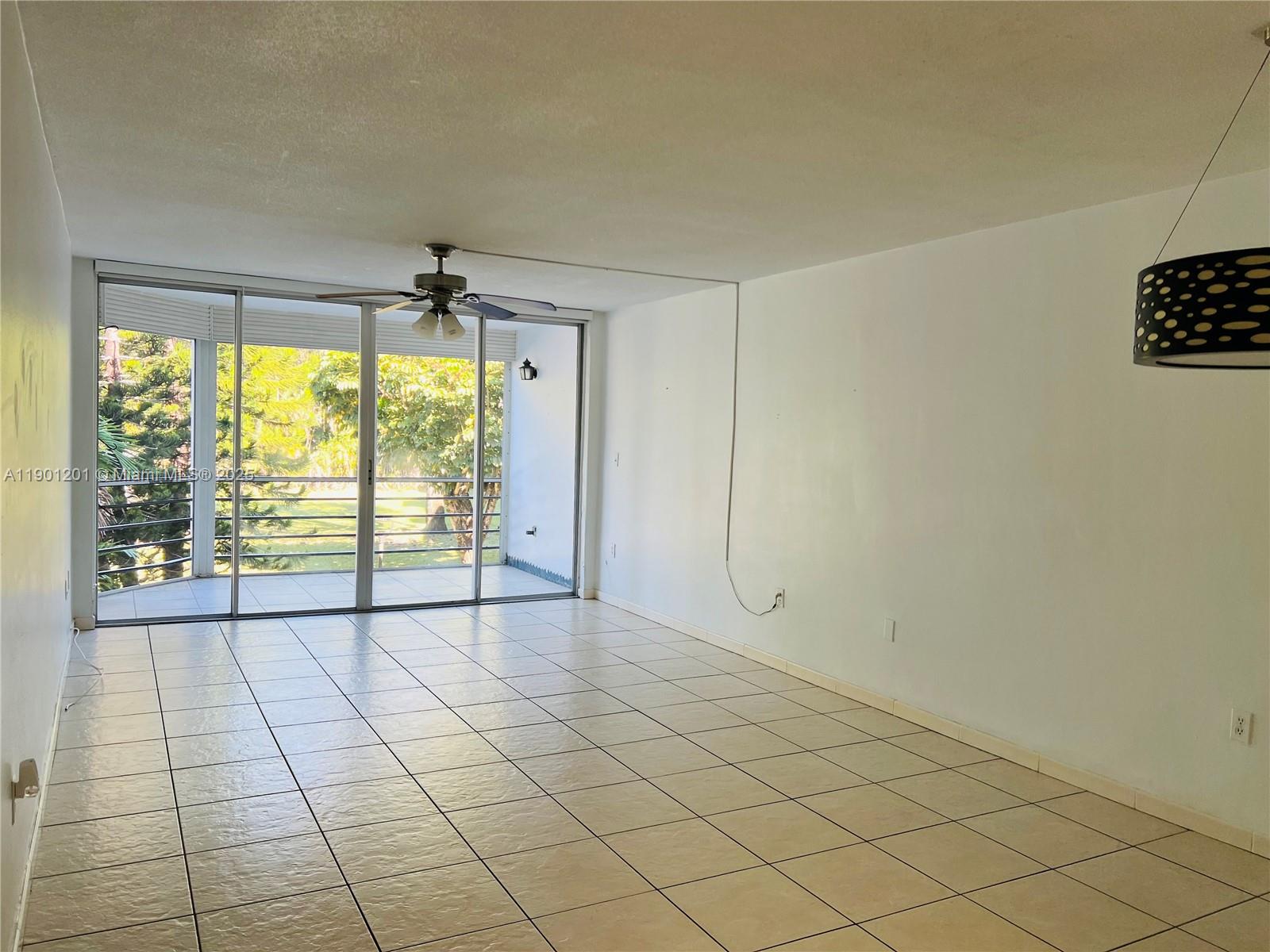 ROLLING GREEN CONDO E - Residential