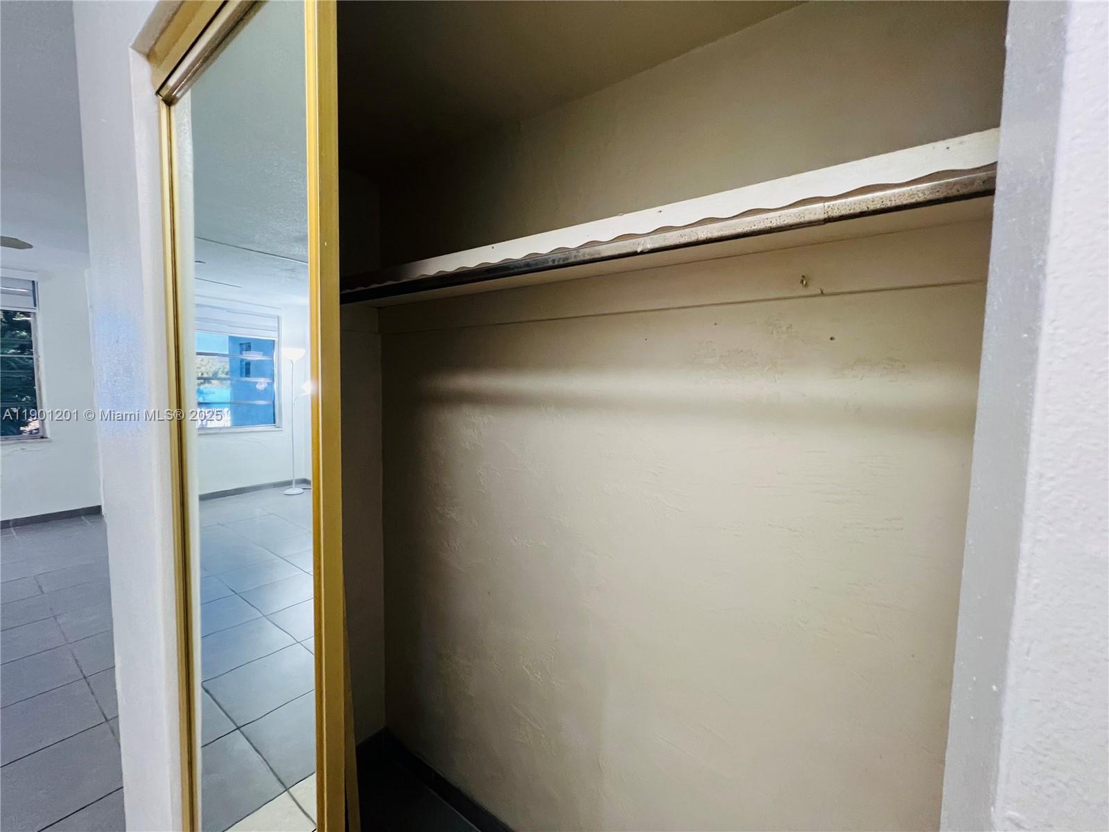 ROLLING GREEN CONDO E - Residential