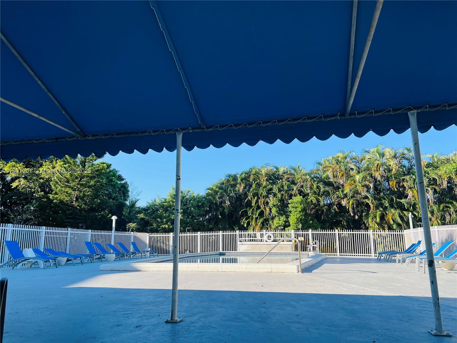 ROLLING GREEN CONDO E - Residential