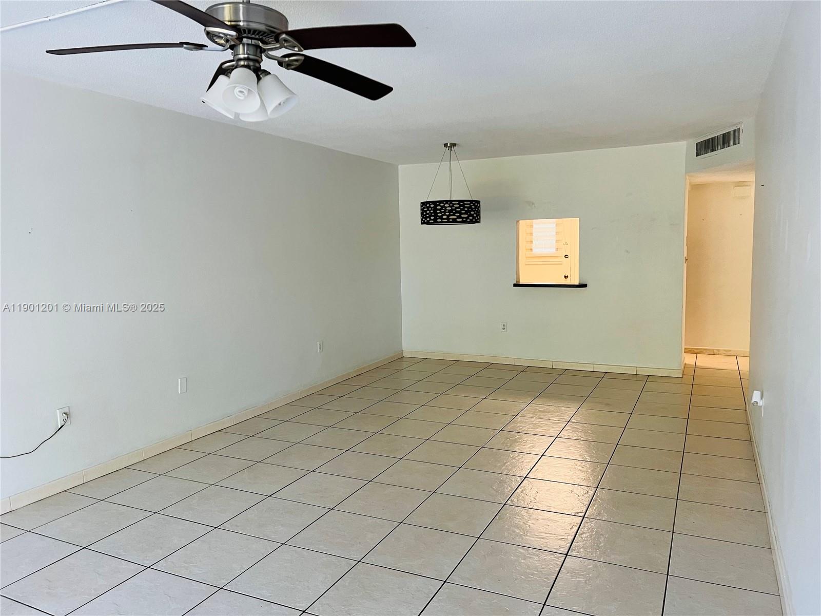 ROLLING GREEN CONDO E - Residential