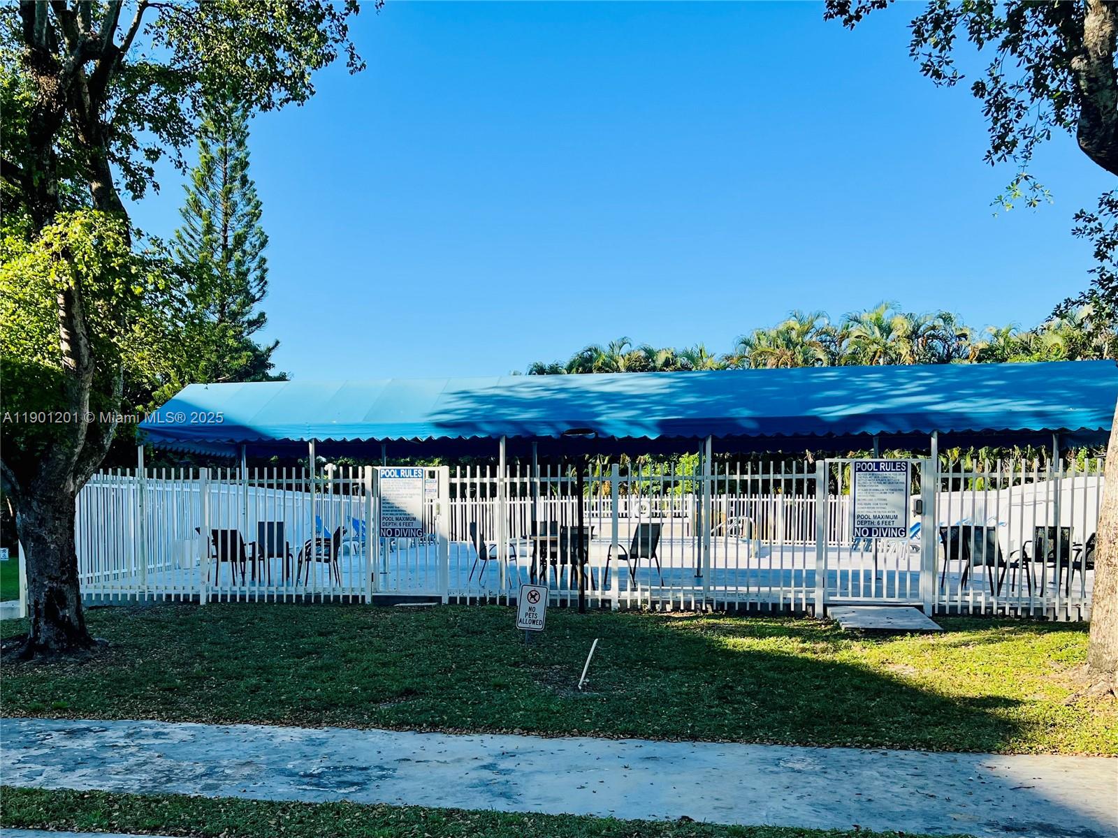 ROLLING GREEN CONDO E - Residential