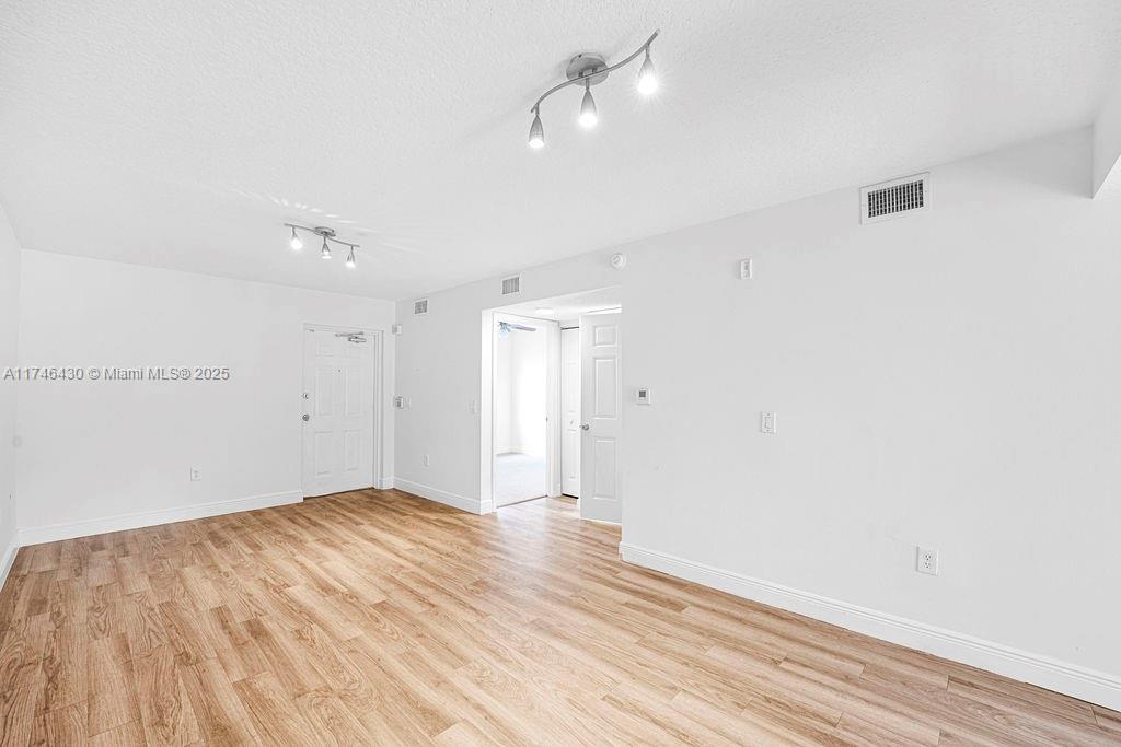 COVE AT BRIAR BAY CONDO - Residential