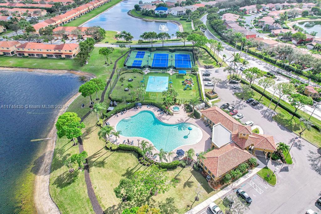 COVE AT BRIAR BAY CONDO - Residential
