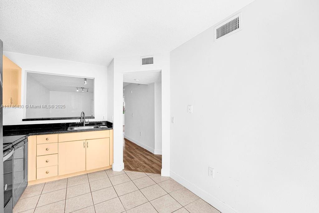 COVE AT BRIAR BAY CONDO - Residential